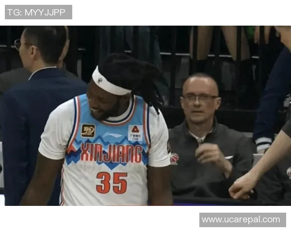 足球明星因激烈争执被罚下场的视频引发球迷热议与反思